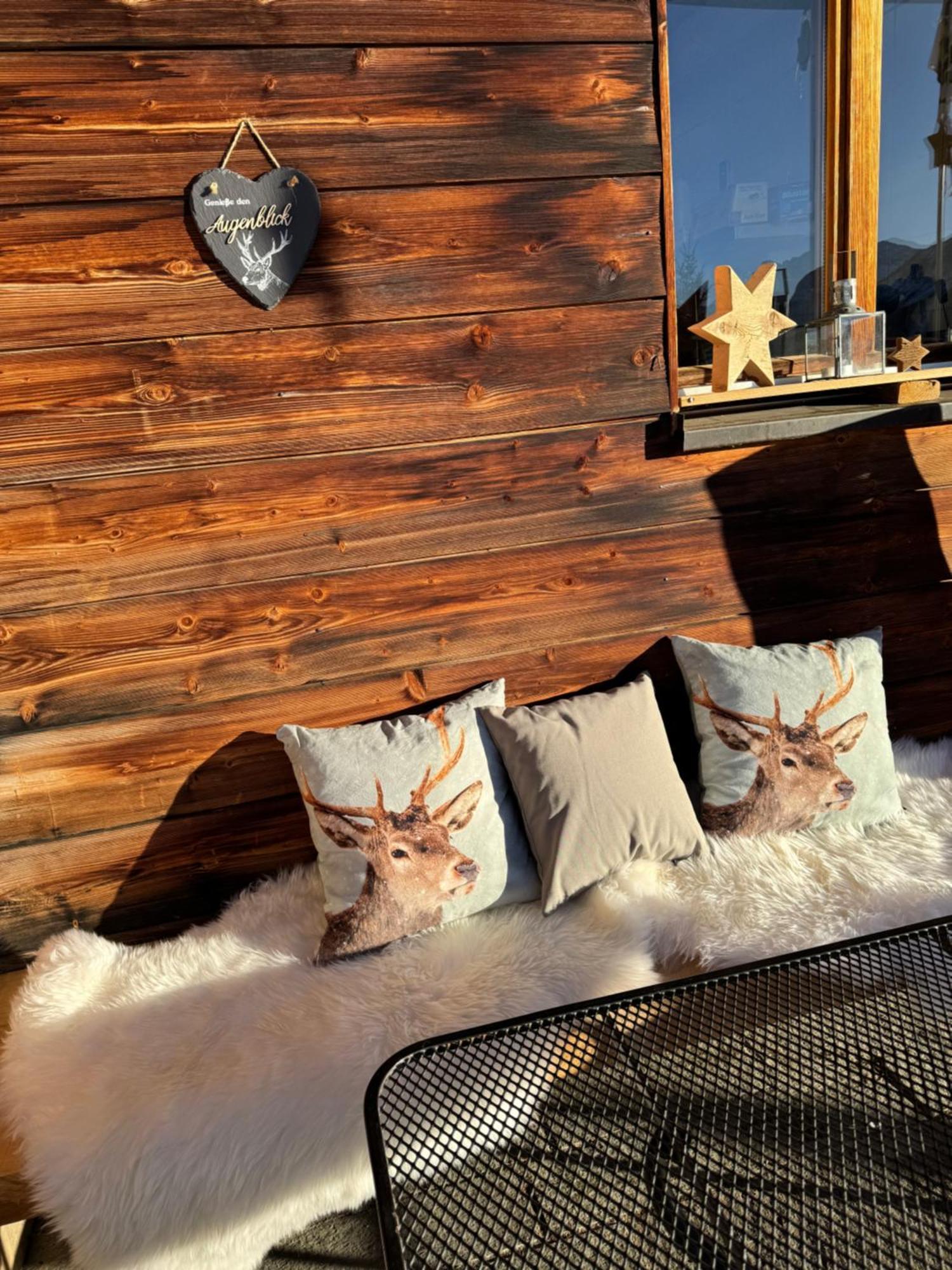 Lohn Ustreia Orta B&B 외부 사진